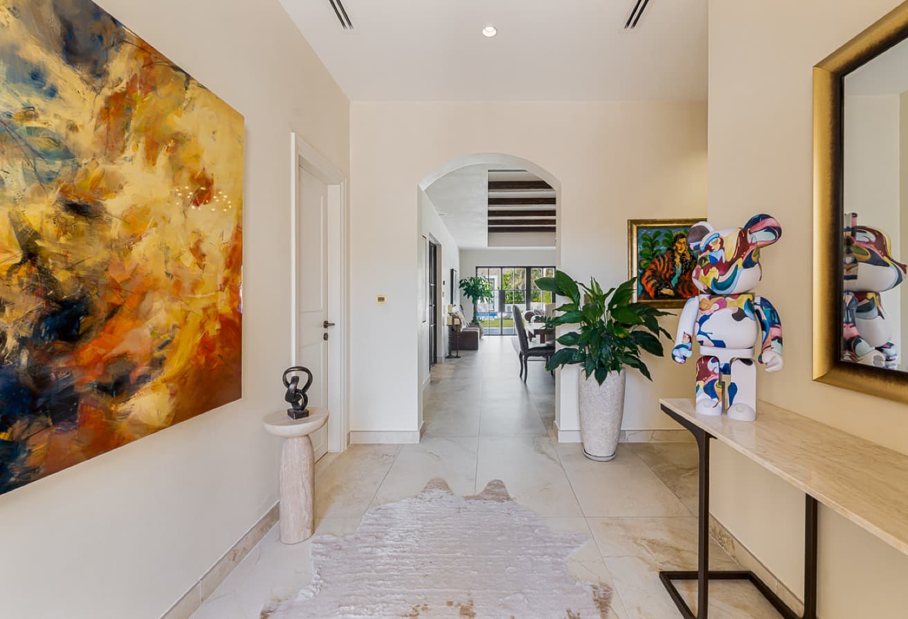 Fully Renovated 5BR+maids | Large Plot | Exclusive gallery 2