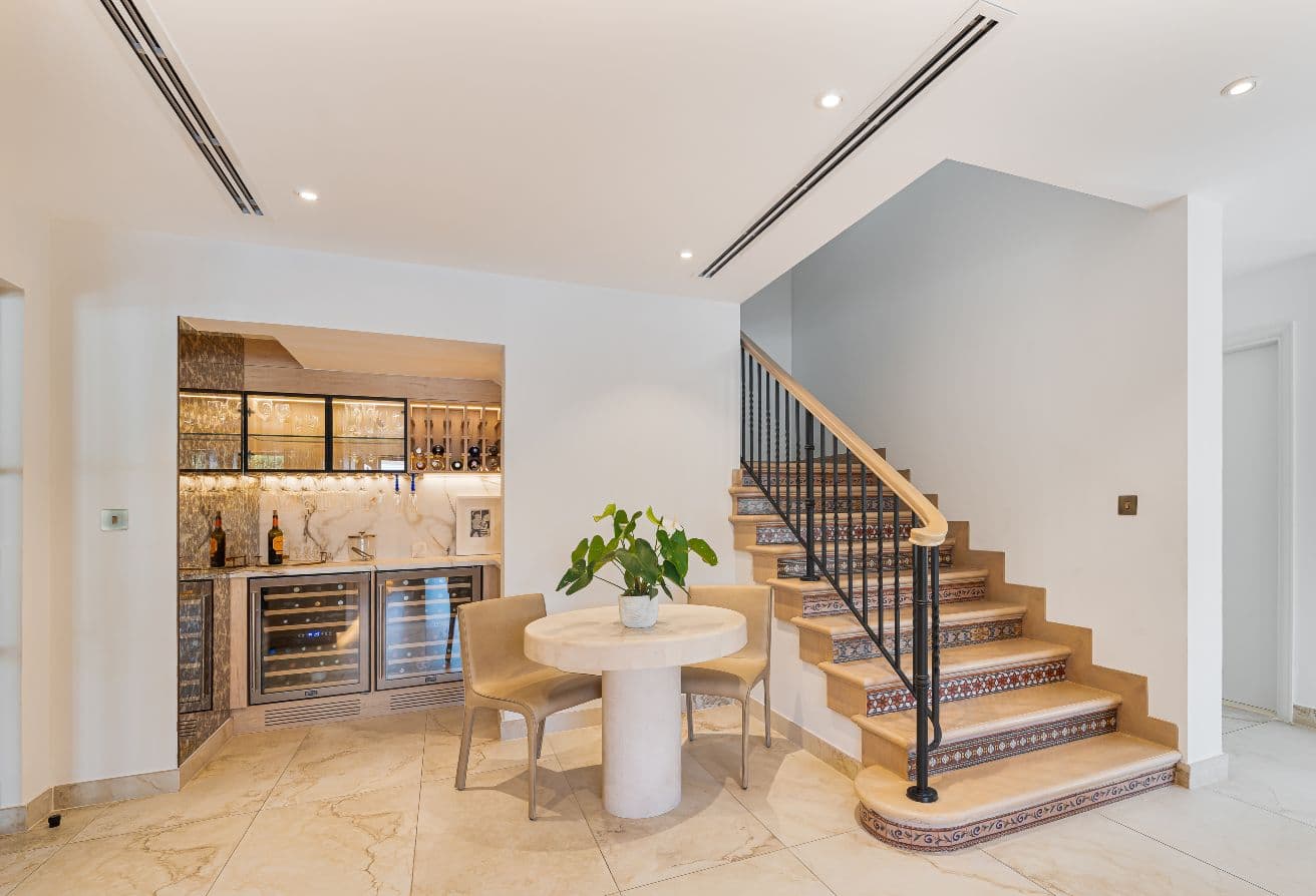 Fully Renovated 5BR+maids | Large Plot | Exclusive المعرض 4