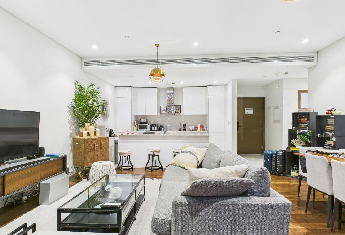 Pool View | Unfurnished | Vacant | Exclusive gallery 3