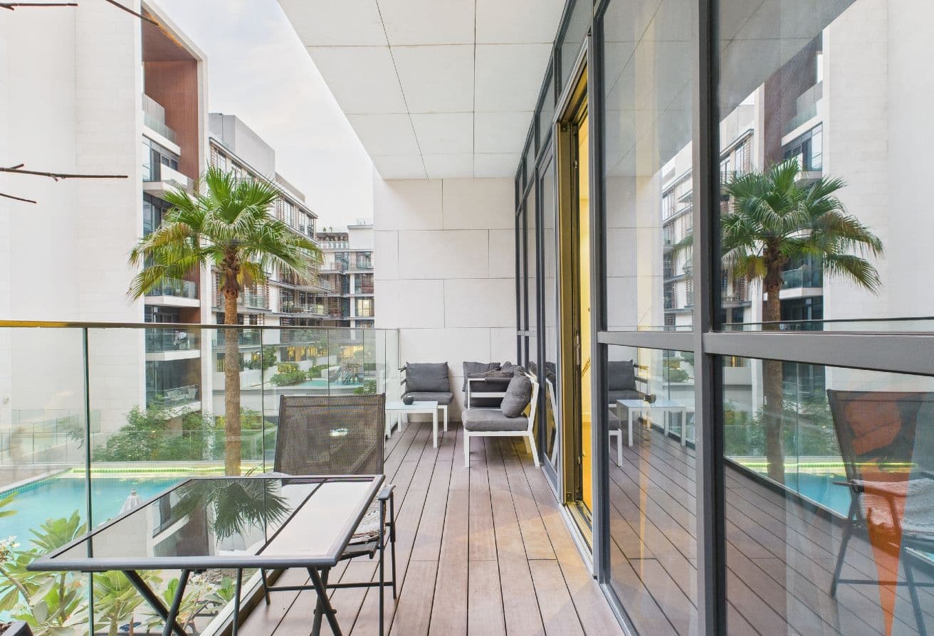Pool View | Unfurnished | Vacant | Exclusive gallery 1