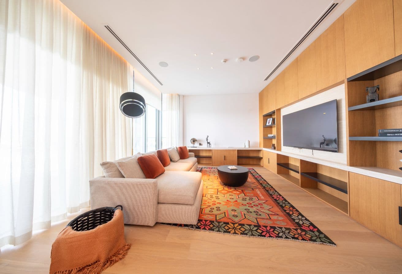 Ultra-Luxury Waterfront Home | Mr. C Residences المعرض 3